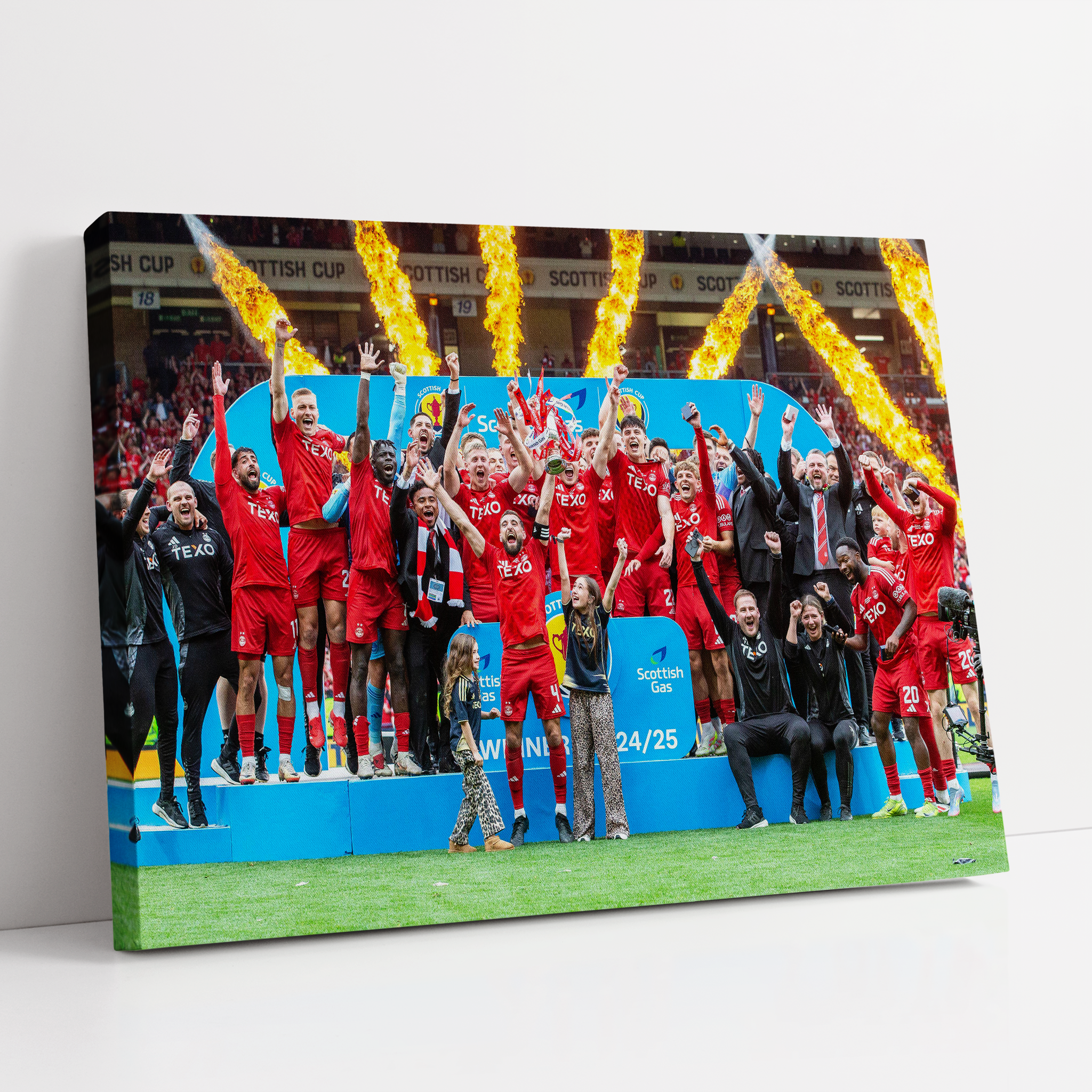 Aberdeen Scottish Cup Winners 24-25' - Canvas Aberdeen Scottish Cup Winners 24/25 - Canvas
